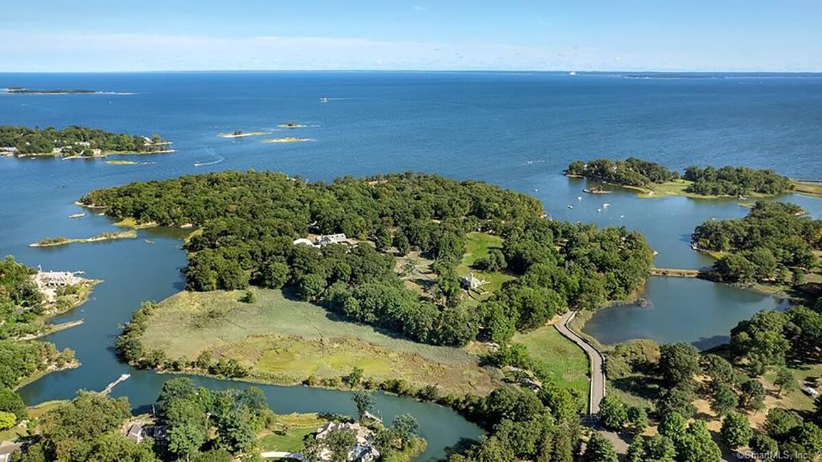 Connecticut Town Darien Sells Bonds for 85 Million Island Purchase