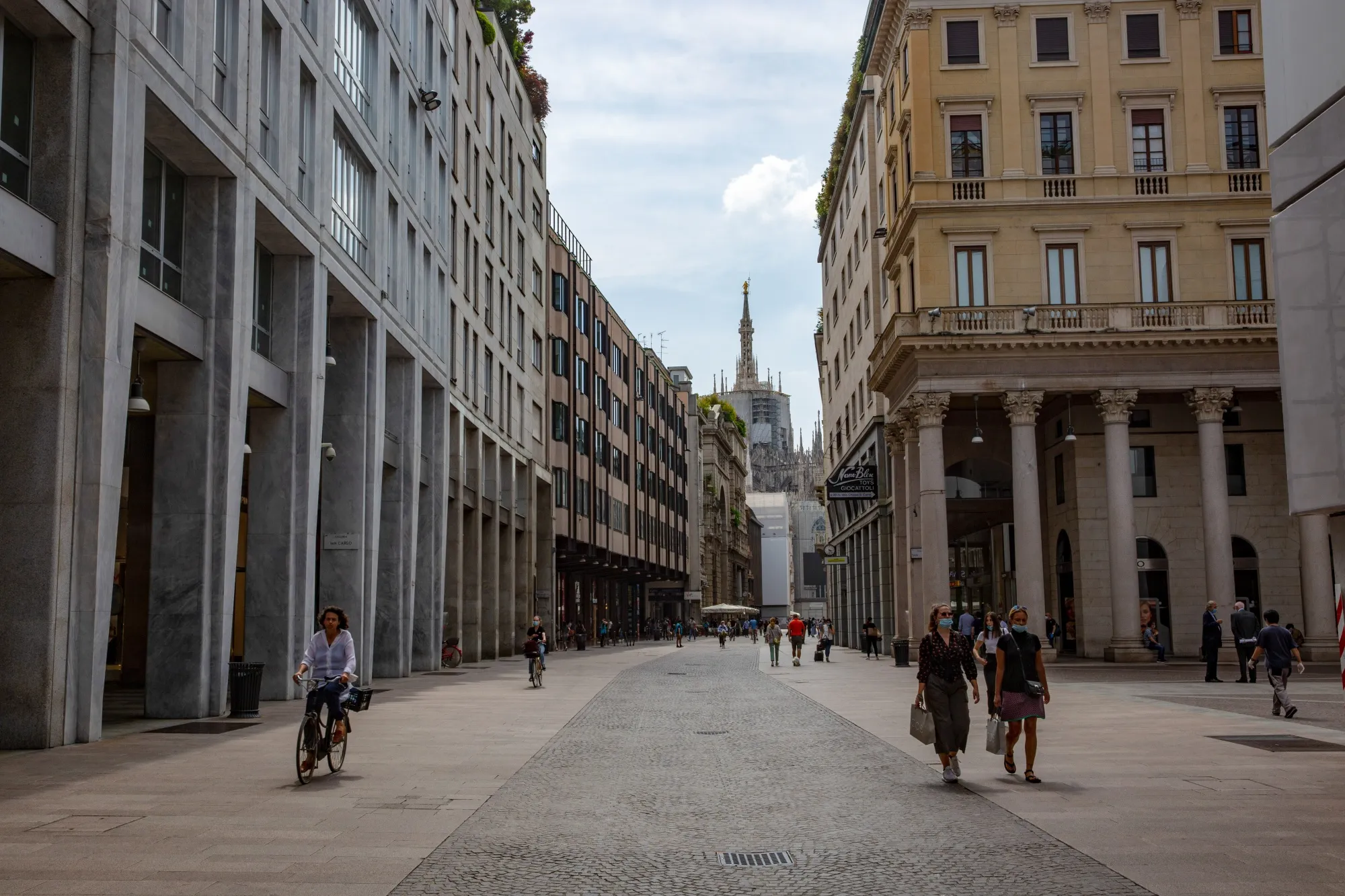 Italy Shops Reopen on Monday, But for Many It’s Already Too Late