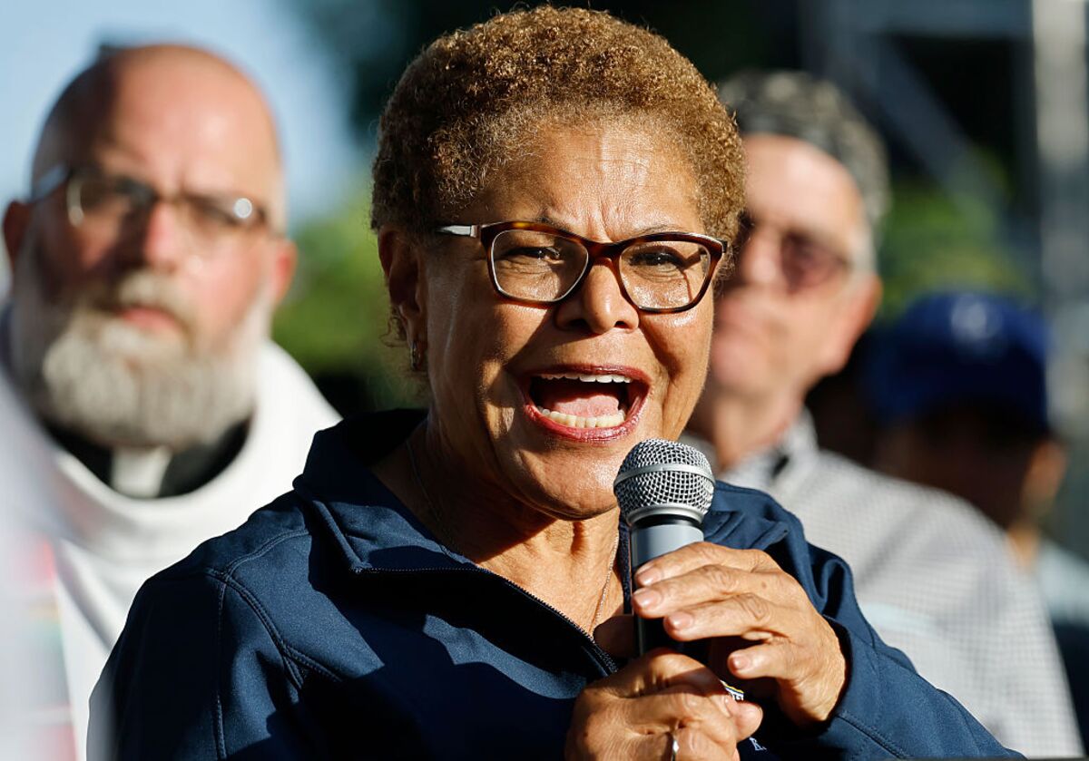 Karen Bass’ Response to ICE Is a Model for Democratic Mayors