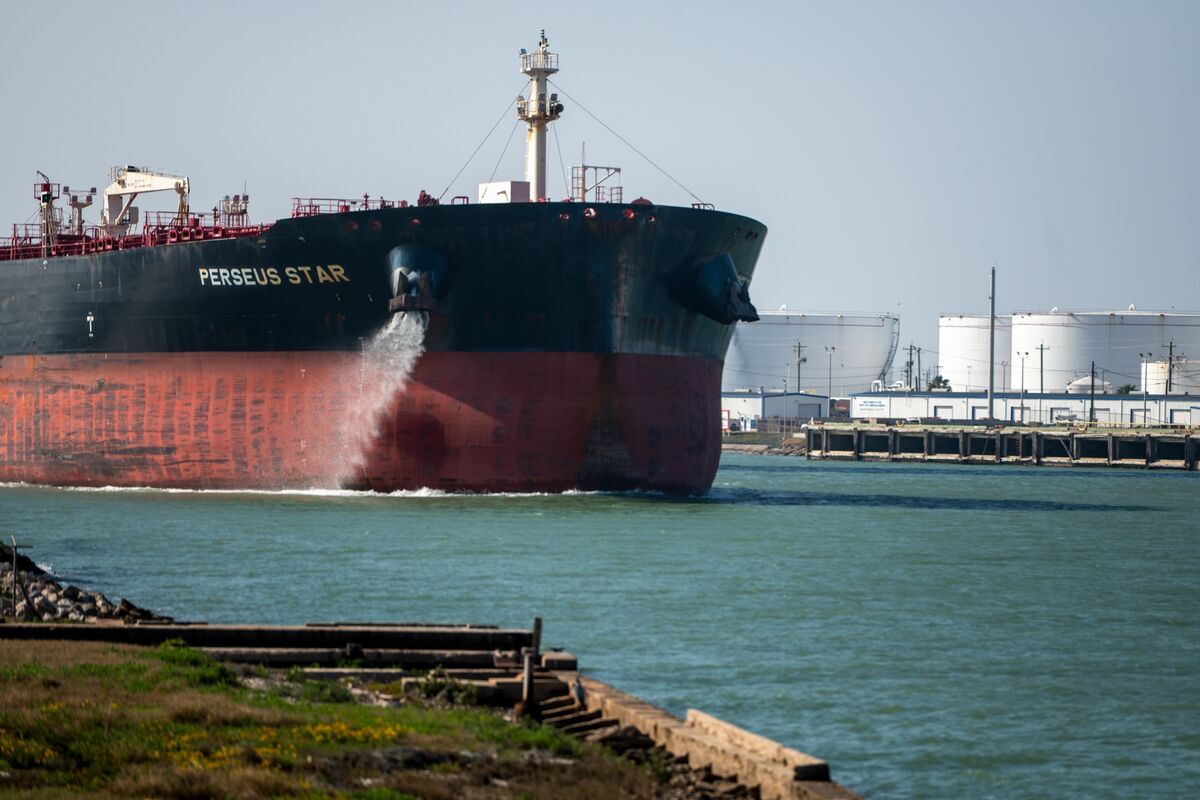 US Oil Tops $81 as Investors Price In Protracted US-Iran War - Bloomberg