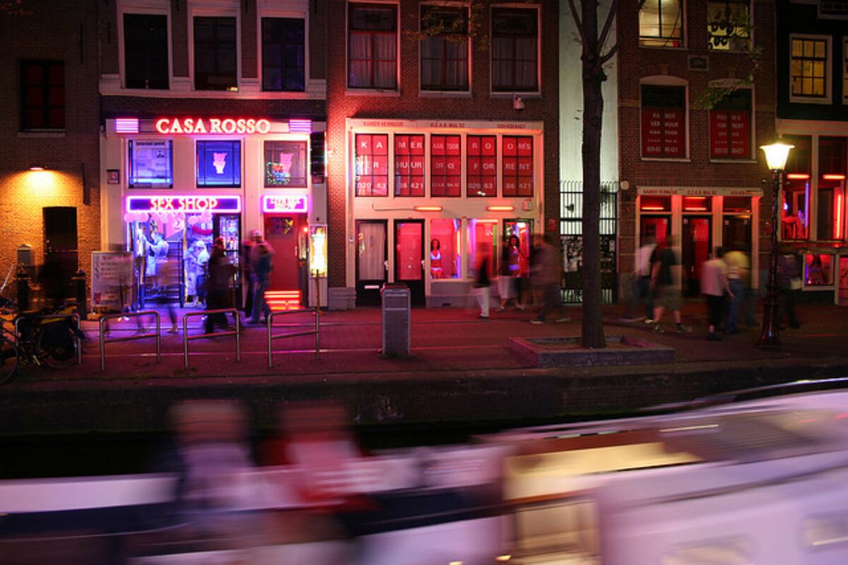 Opstå ærme stemning A Peep at 10 of the World's Most Popular Red Light Districts - Bloomberg