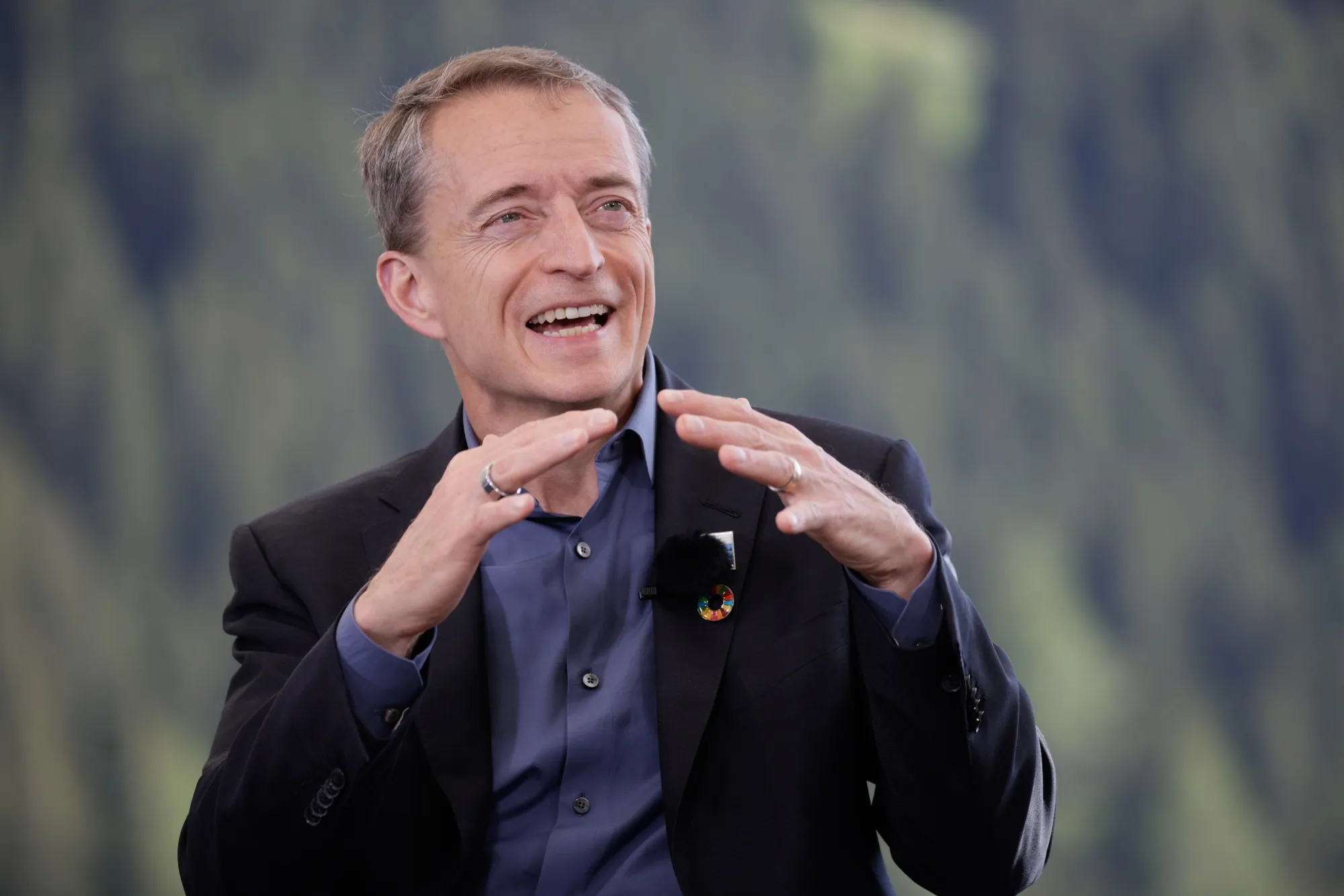 Chip CEOs Urge US to Study Impact of China Curbs and Take Pause - Bloomberg