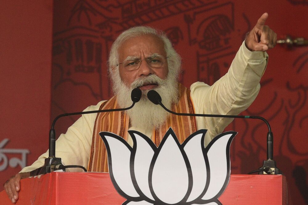 インドが世界最大のコロナ危機に直面 モディ政権の高支持率に影響か Bloomberg