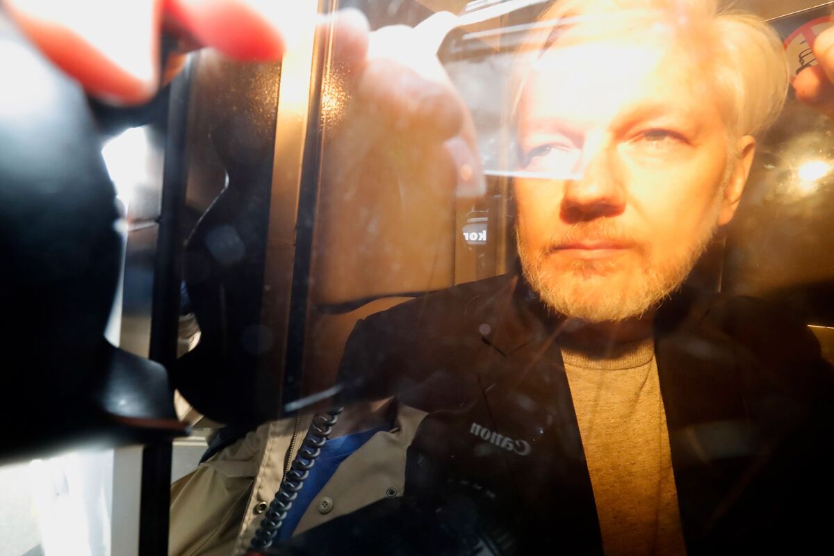 U.K. Signs Julian Assange U.S. Extradition Request, Javid Says Bloomberg