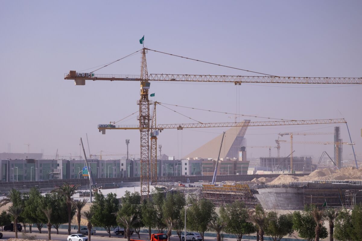 Actis Eyes Joining Saudi Tech Rush With Data Center Investment