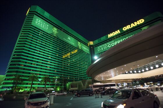 MGM Sets Year-End Target for Sale of MGM Grand in Las Vegas