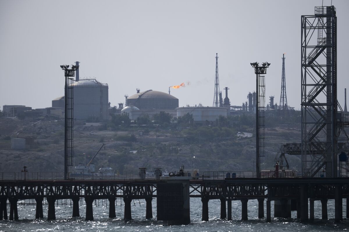 assets.bwbx.io image