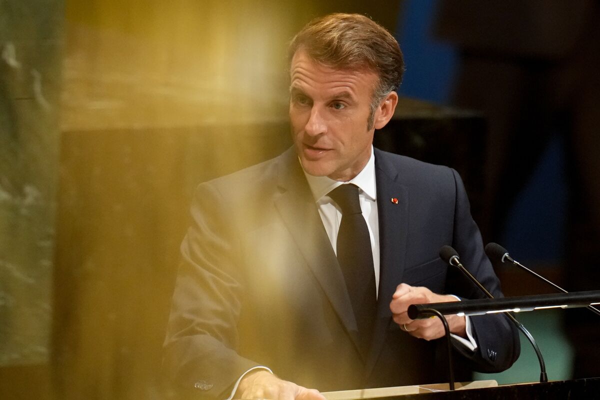 Macron Courts Wall Street Leaders, Pitching French Stability