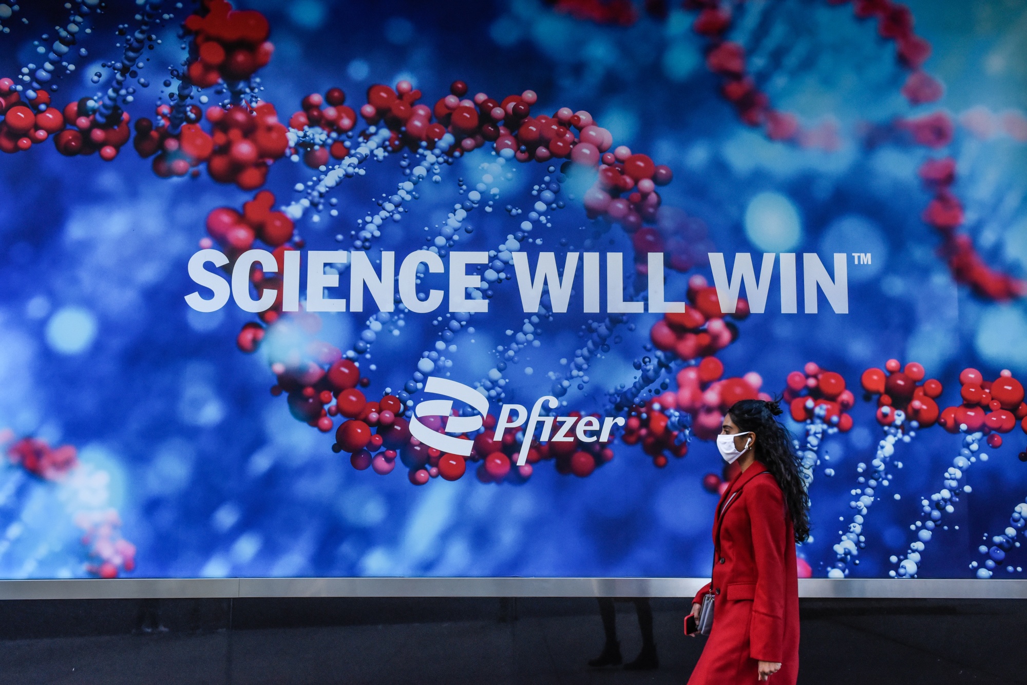 Pfizer Misses Quarterly Sales Estimates, Lowering Outlook (PFE) - Bloomberg