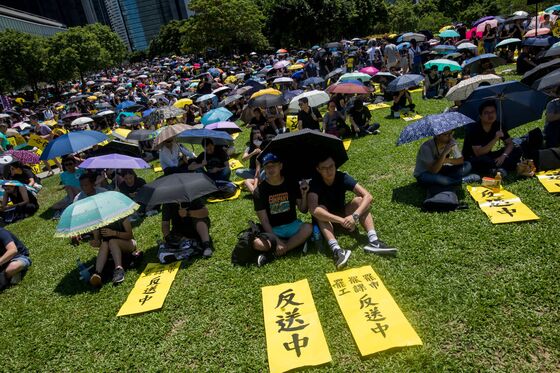 Hong Kong’s Richest Lose $19 Billion as Protests Batter Stocks