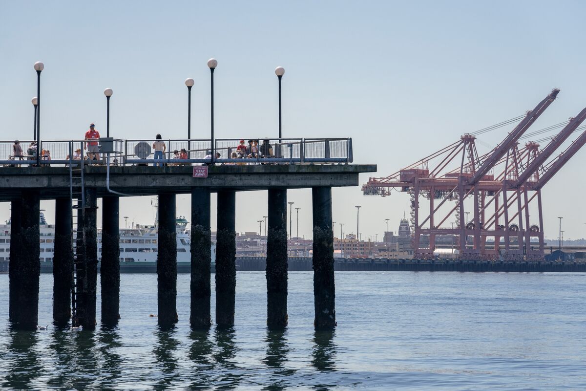 Charting the Global Economy: US GDP Falls on Larger Trade Hit - Bloomberg
