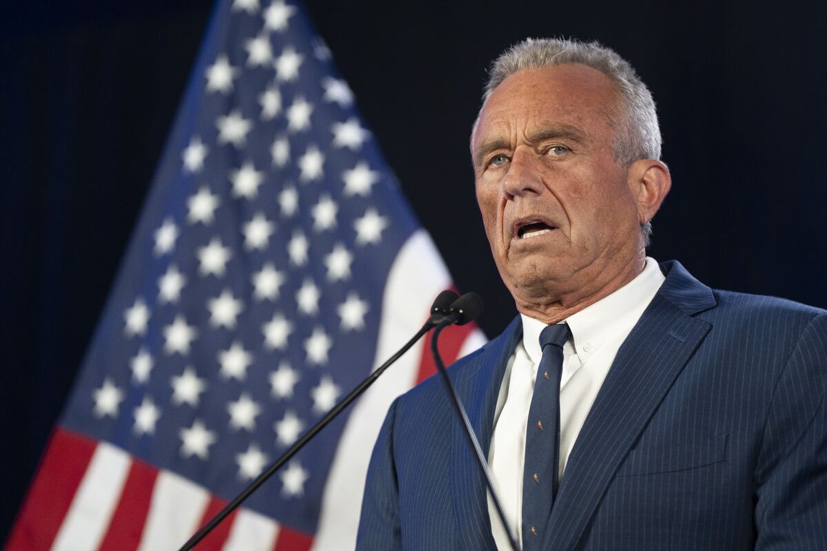 RFK Jr. Isn't Qualified to Lead HHS - Bloomberg
