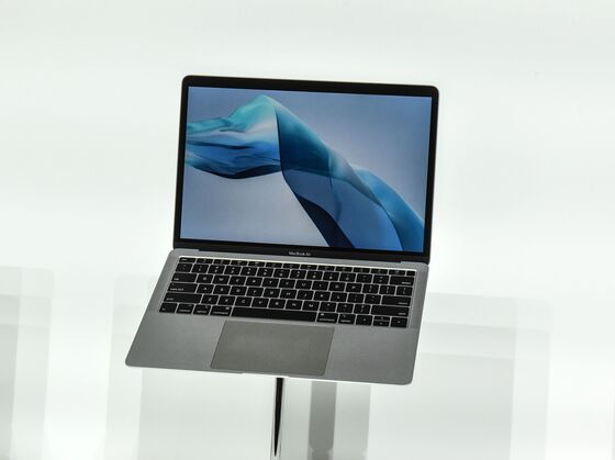 Apple Readies MacBook Pro, MacBook Air Revamps