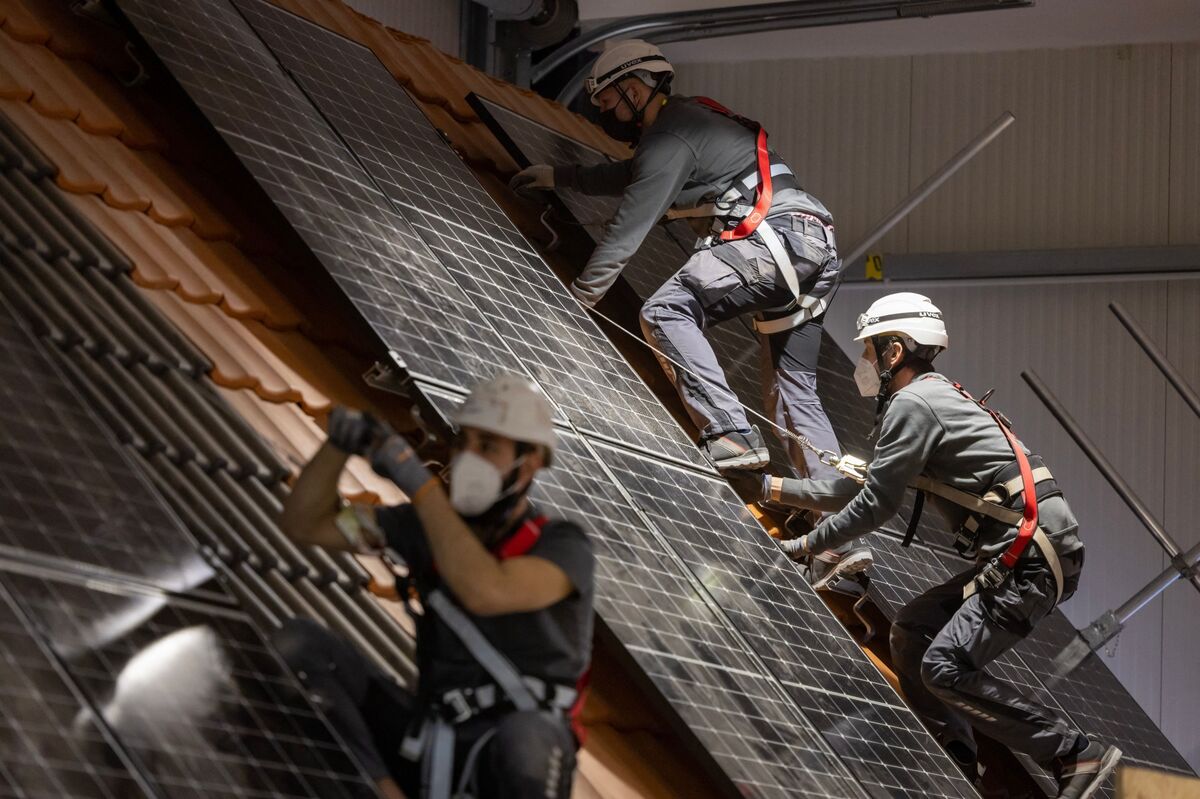 Germany’s Enpal Closes In on Second Solar Panel-Backed Bond Deal