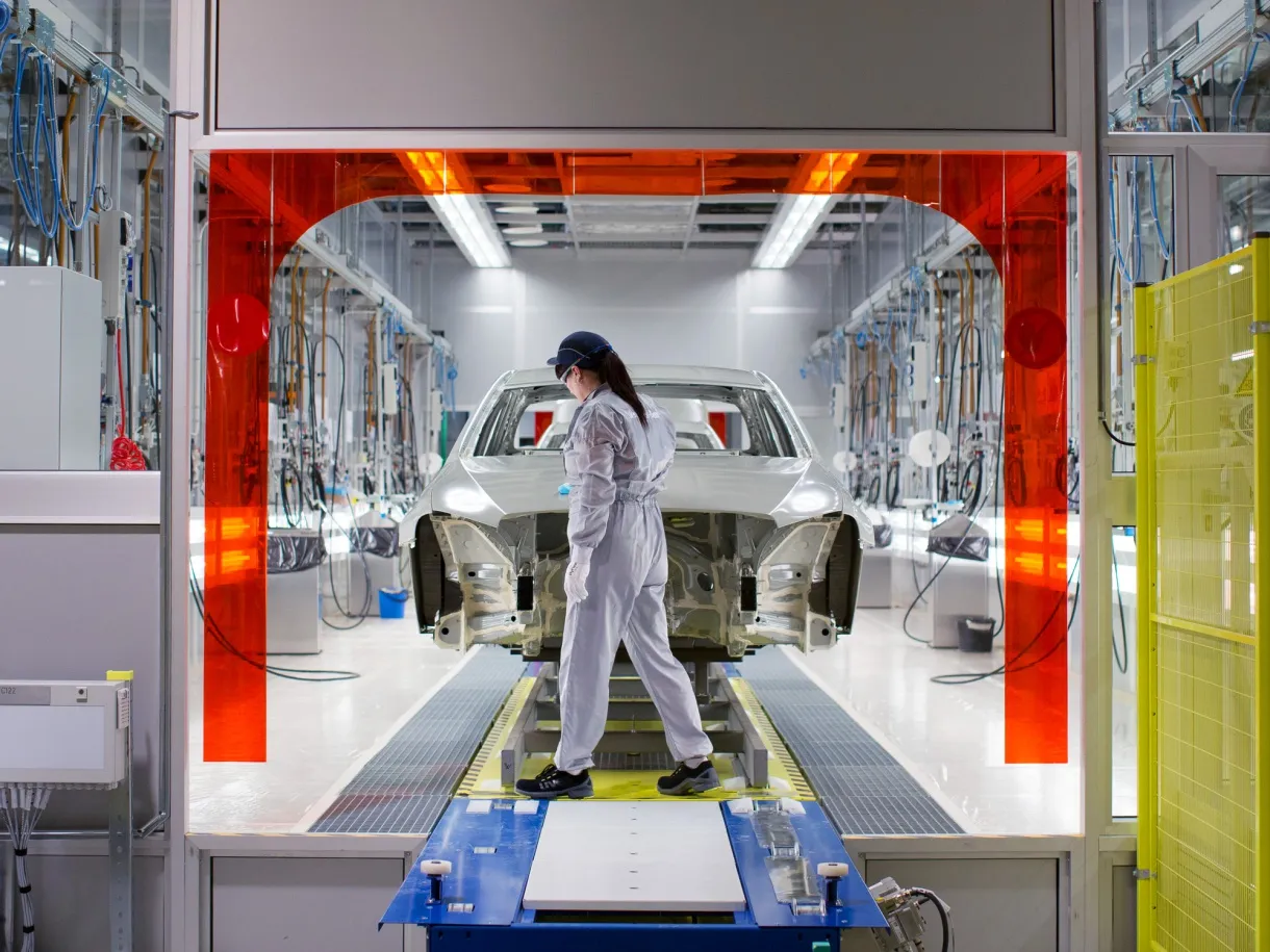 Mercedes-Benz production in Moscow.