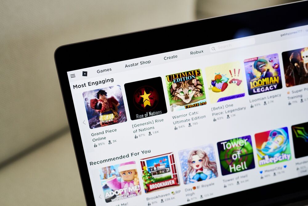 Roblox Warns Of Slowing Growth Just Ahead Of Its Direct Listing Bloomberg - roblox how to take a screenshot