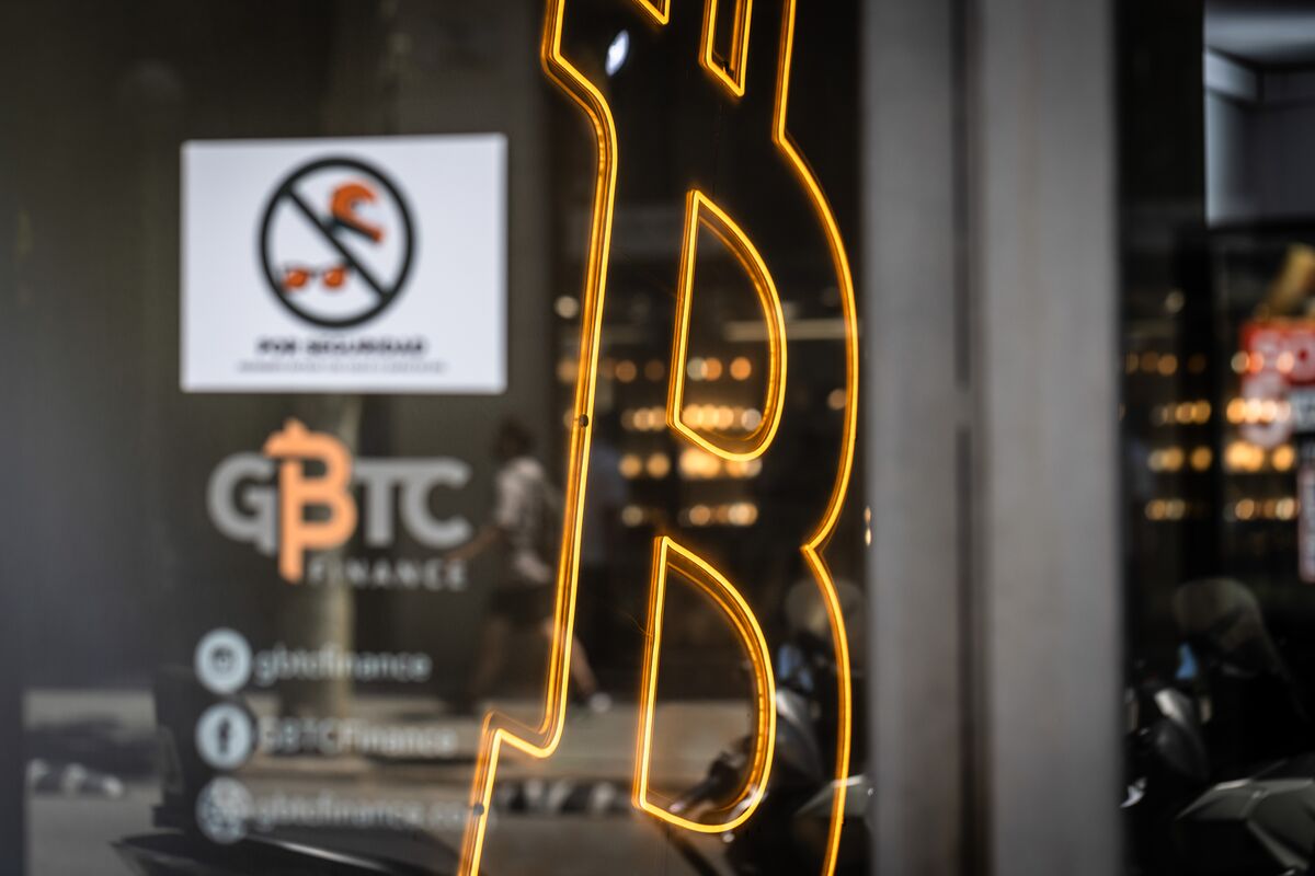 仮想通貨購入のための資金調達が過熱、神経質な市場を試す展開か - Bloomberg