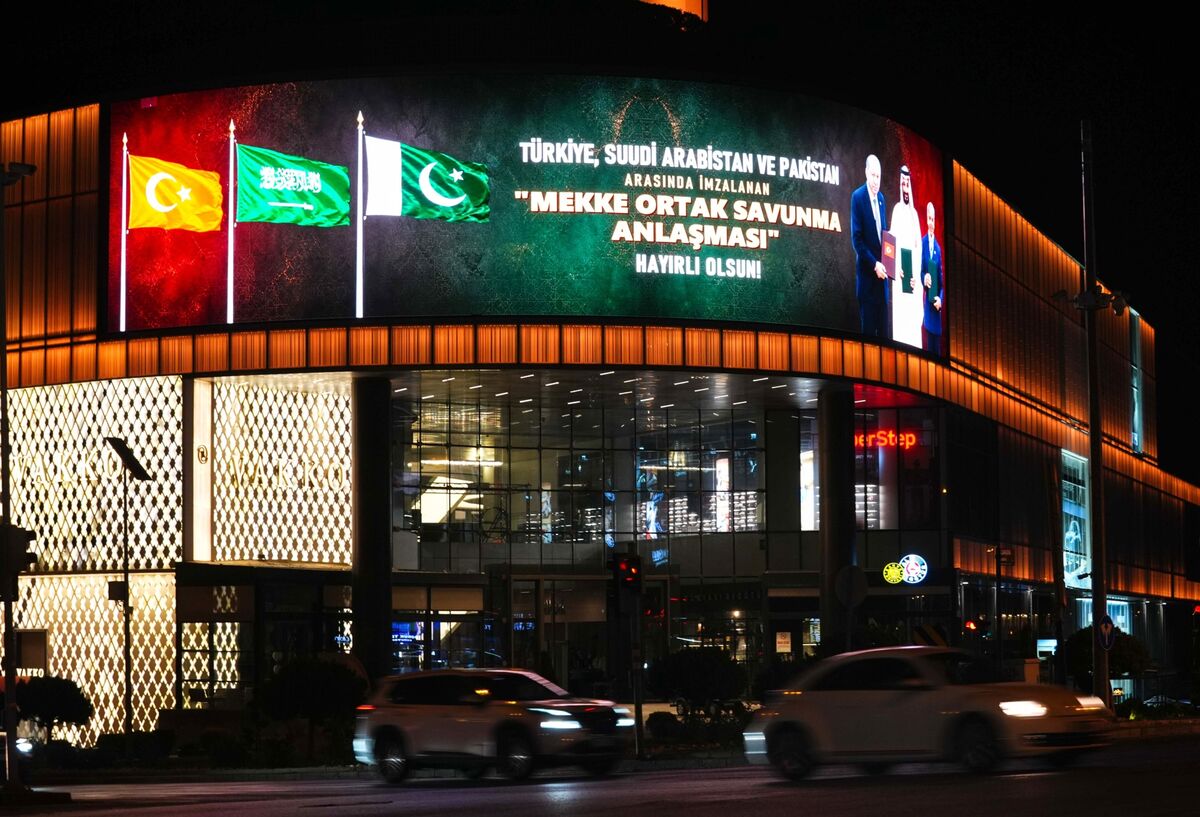 Pakistan says six to seven Muslim-majority countries keen to join Mecca Defense Agreement; diplomats from Pakistan, Saudi Arabia, Turkey meet in Istanbul