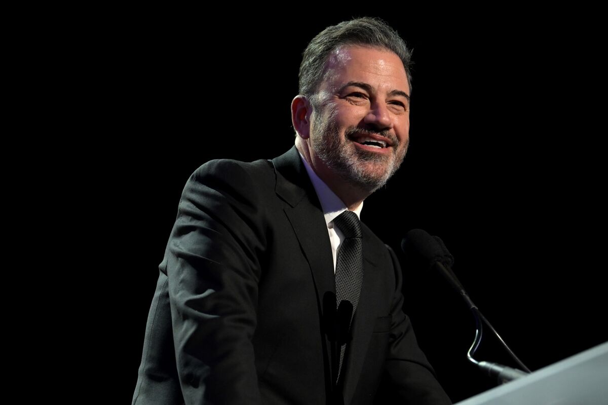 Late Night Comics Praise Kimmel, Offer Plenty of Trump Jokes