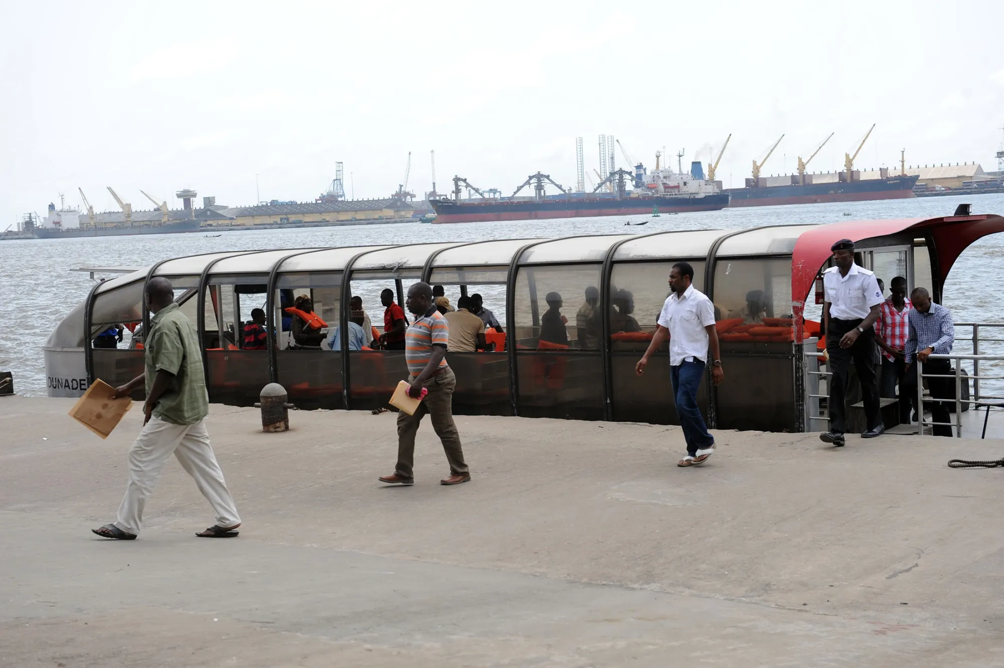 Passengers alight from a ferry&nbsp;in Lagos.
