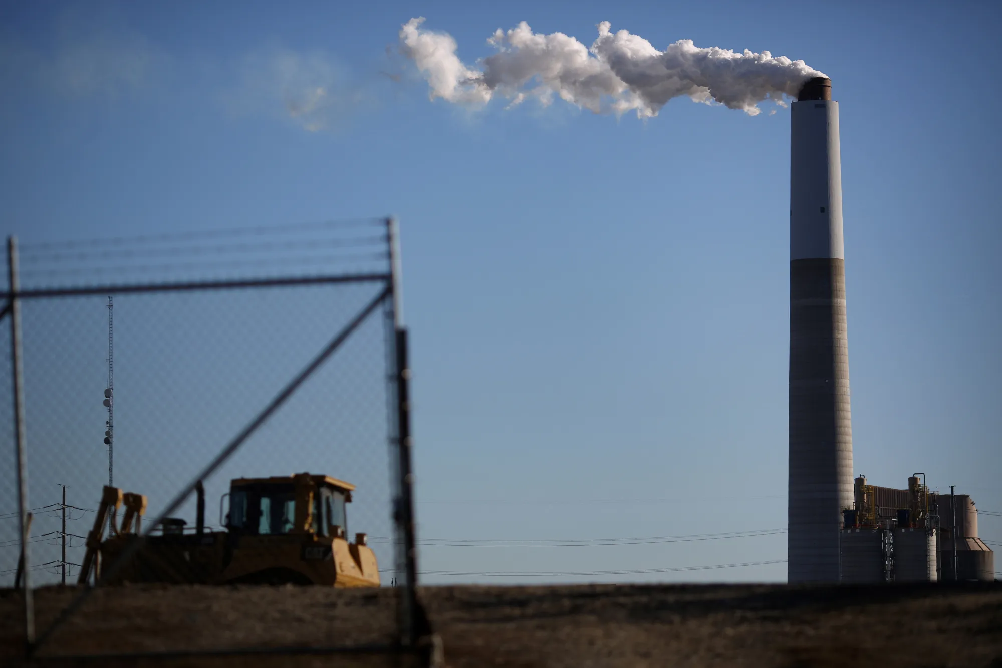 Emissions rise from a smokestack at the Kentucky Utilities Co. E.W. Brown generating station in Harrodsburg, Kentucky&nbsp;