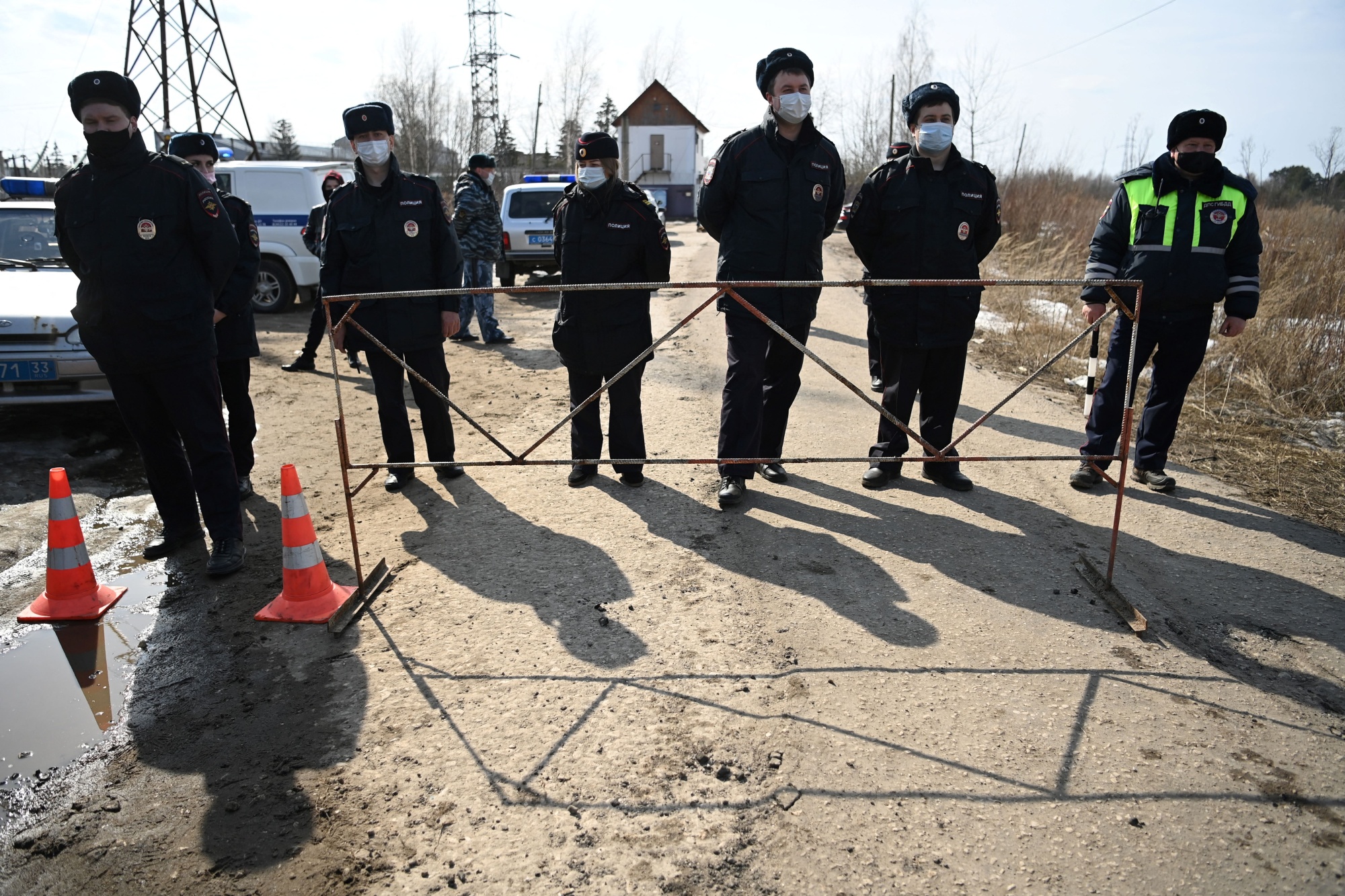 Russian police officers guard the entrance to the penal colony where Alexei Navalny is serving a two-and-a-half year prison term&nbsp;in Pokrov on April 6.