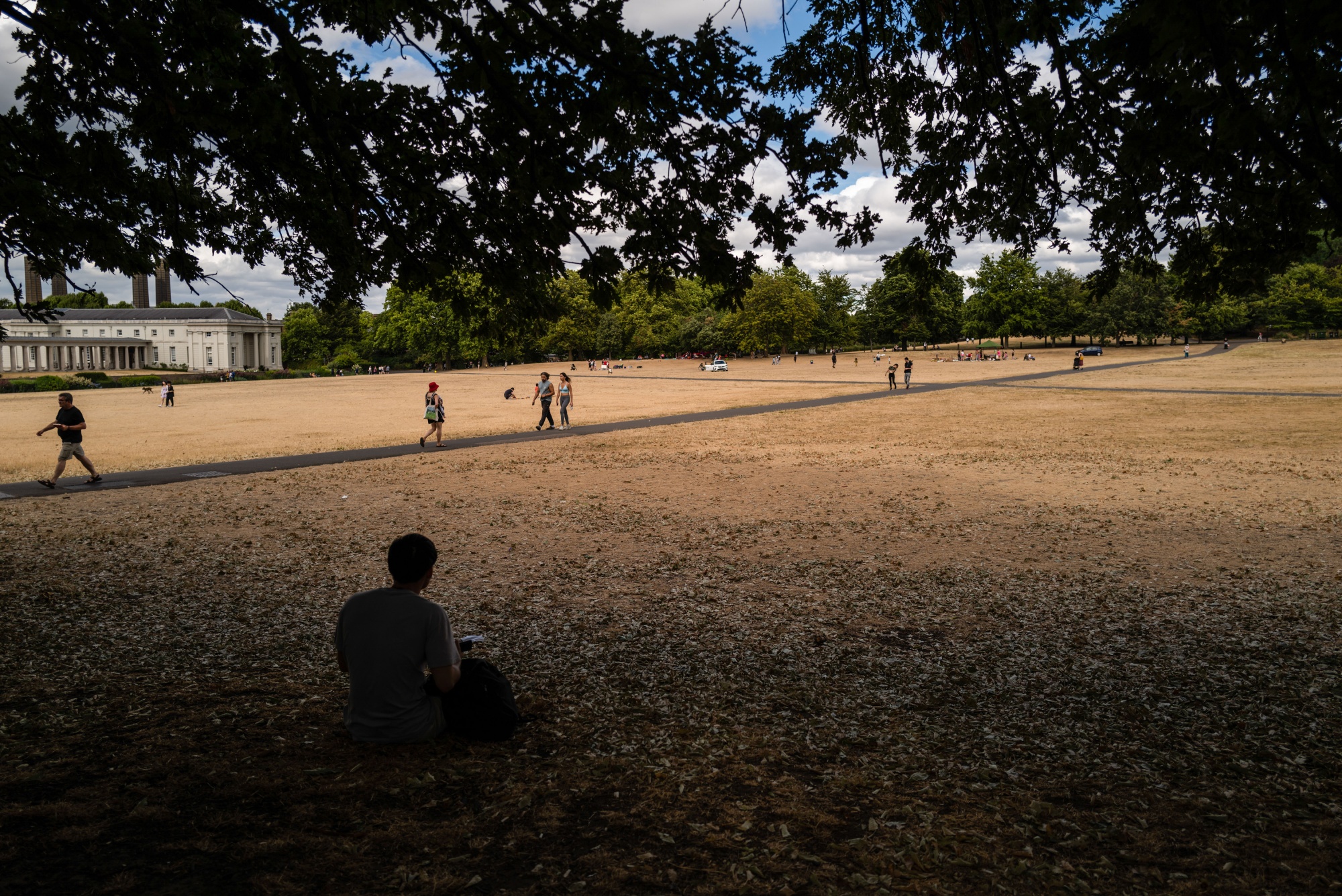 Europe UK Heat Wave Triggers Weather Warnings as Temperatures