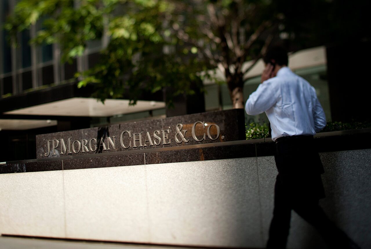 Chase to Pay 150 Million to Settle ‘Whale’ Suit Bloomberg