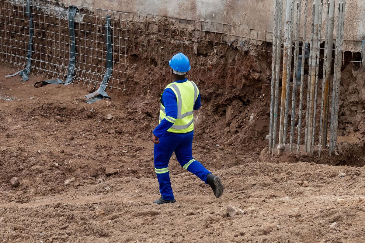 South Africa’s Public Works Halts Some Projects to Enforce Payment