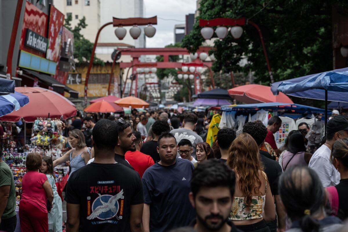 Lạm phát Brazil vượt xa dự báo do cú sốc dầu mỏ từ chiến sự Iran