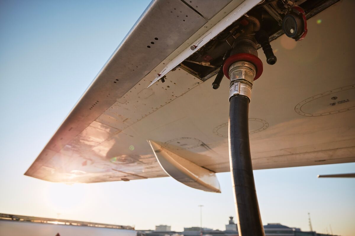 Gates-Backed Fund Joins Airlines in Push for Green Jet Fuel