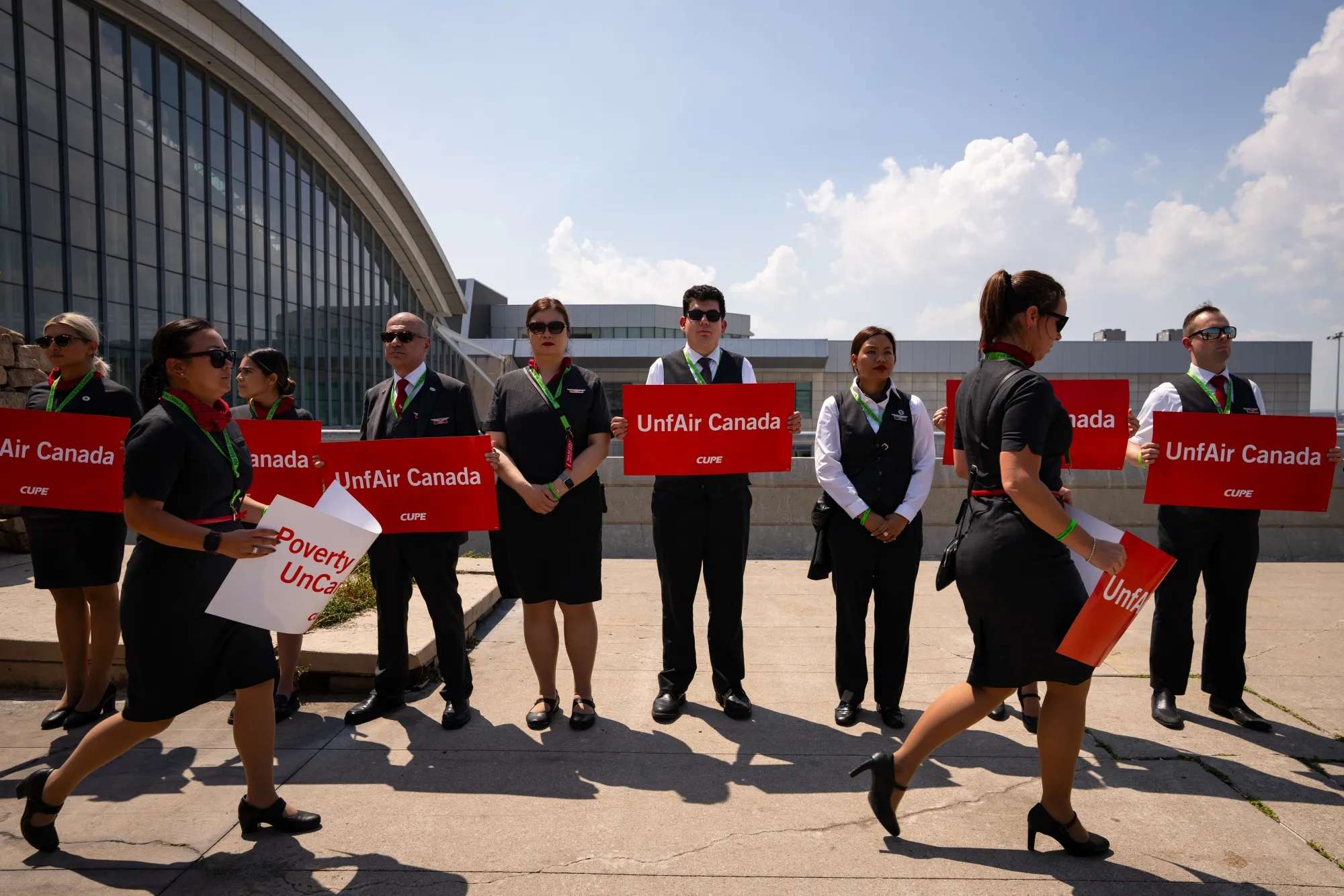 Air Canada Says Labor Talks at Impasse After 38% Offer to Union - Bloomberg