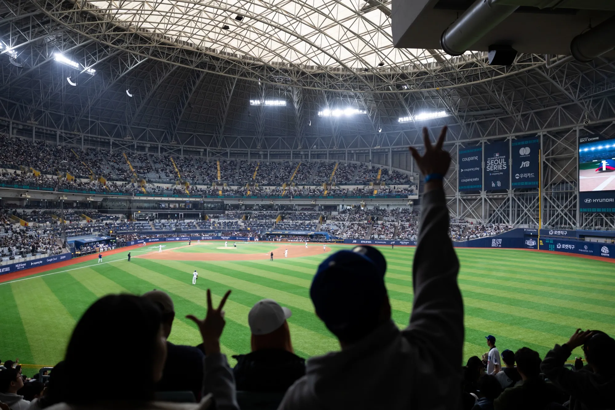 In Seoul on Wednesday and Thursday, the Los Angeles Dodgers and San Diego Padres will play the first games of the Major League Baseball season.