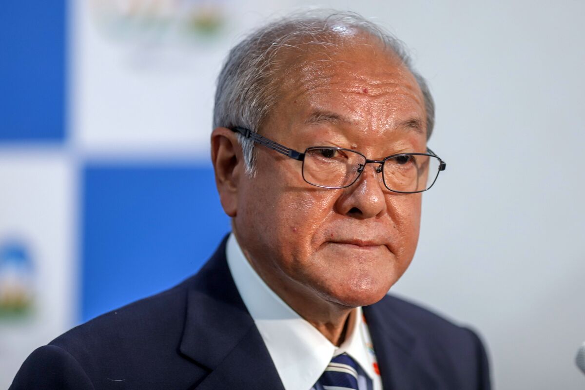 Finance Minister Suzuki addresses concerns over exchange rate trends and discusses measures to manage market fluctuations