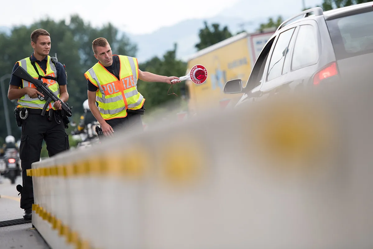 Federal police check cars crossing the&nbsp;German-Austrian border on June 18
