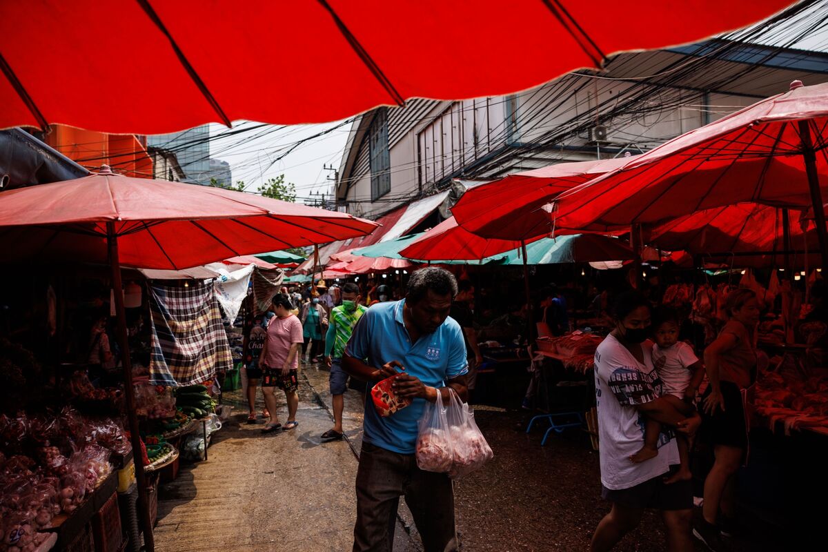 Thailand Set to Halt Tightening Cycle as Inflation Loses Steam