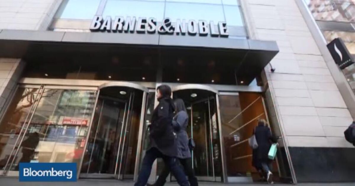 Barnes Noble Sales Rise Ahead Of Planned Spinoff Bloomberg