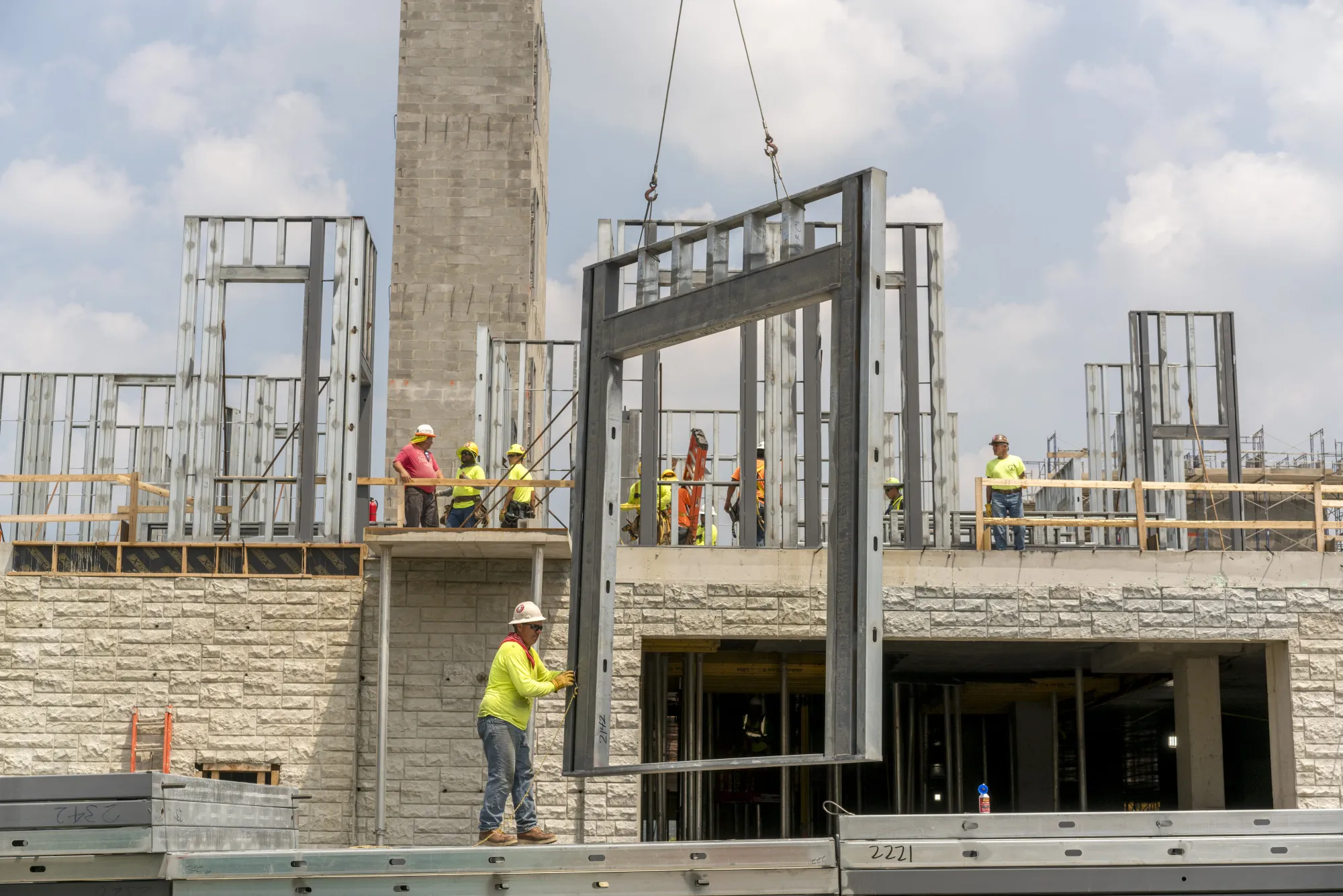 Construction At RXR Realty LLC Garvies Point Development Community Ahead Of New Homes Sales 