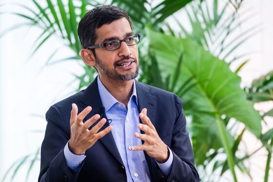 Alphabet Investors Should Reject CEO’s Pay, Proxy Firms Say