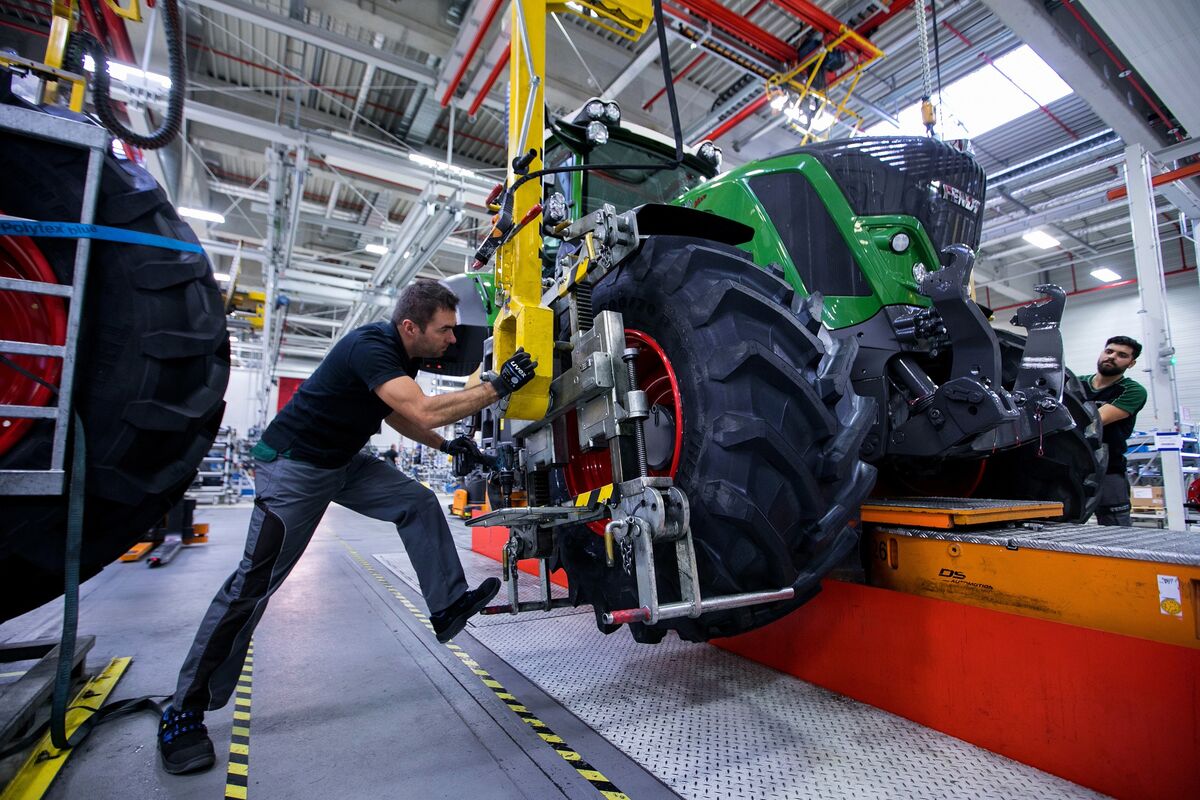 🟪"Resilienza dell'Area Euro: Leggera Crescita del Settore Privato a Maggio Nonostante le Incertezze Commerciali"