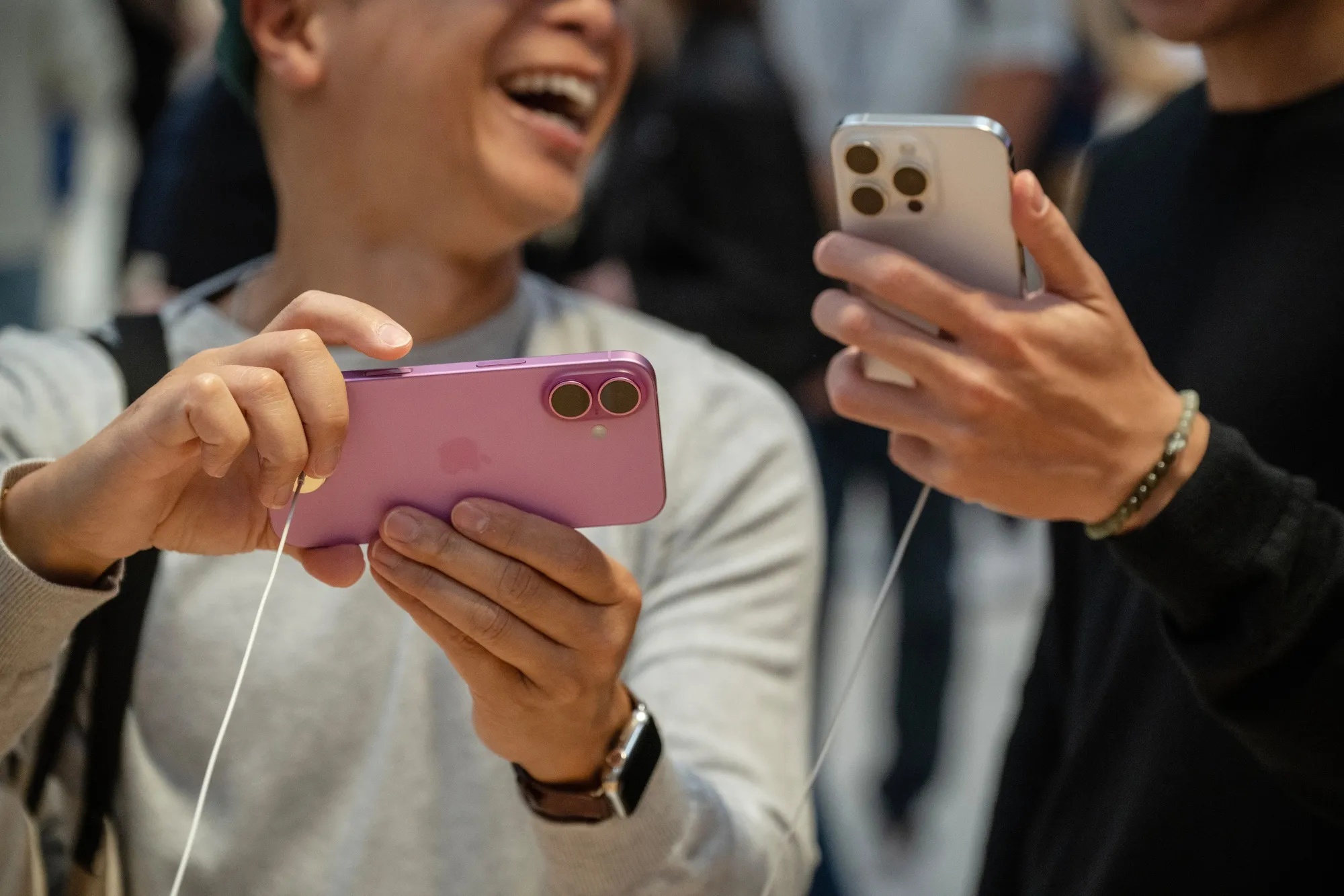 Apple iPhone 16 and 16 Pro smartphones.