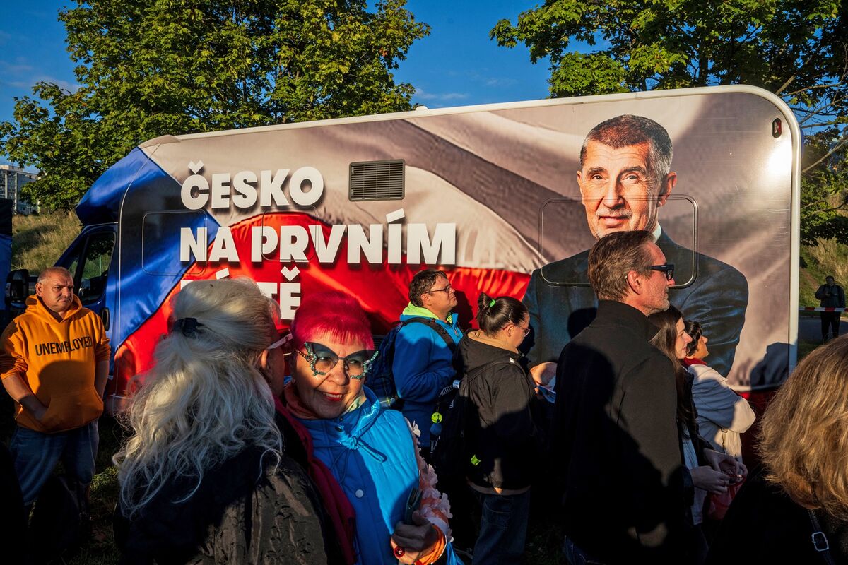 Czech Billionaire Channels Trump in Bid to Retake Power
