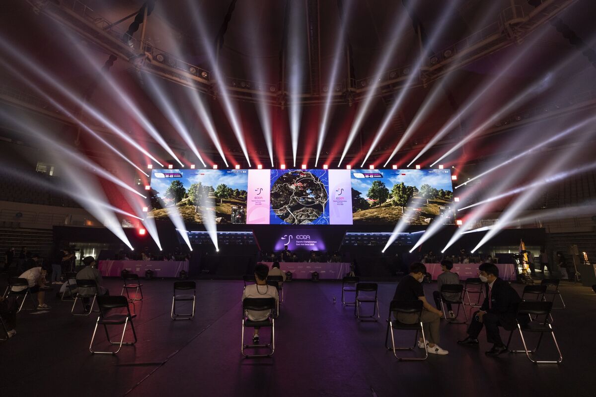 The Hype Around Esports Is Fading as Investors and Sponsors Dry Up -  Bloomberg