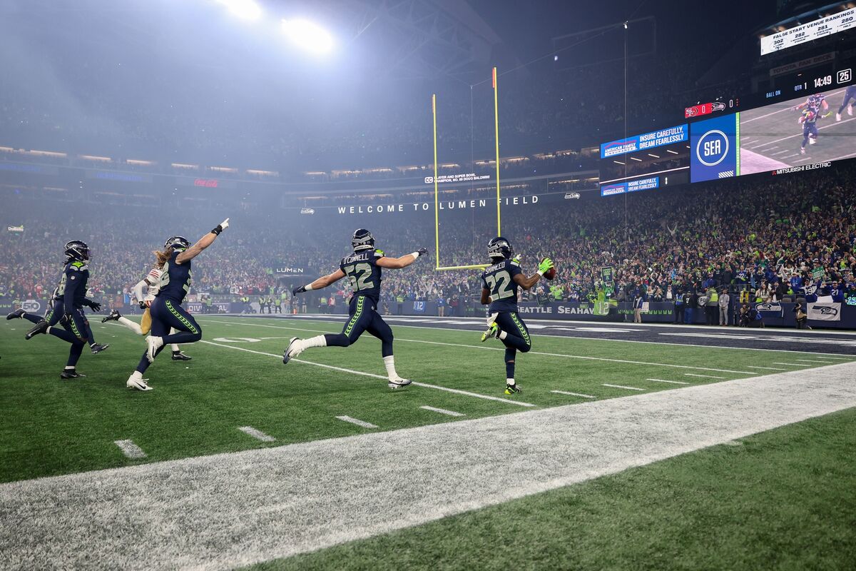 Surge in NFL Valuations to Be Tested With Seahawks Bids Due