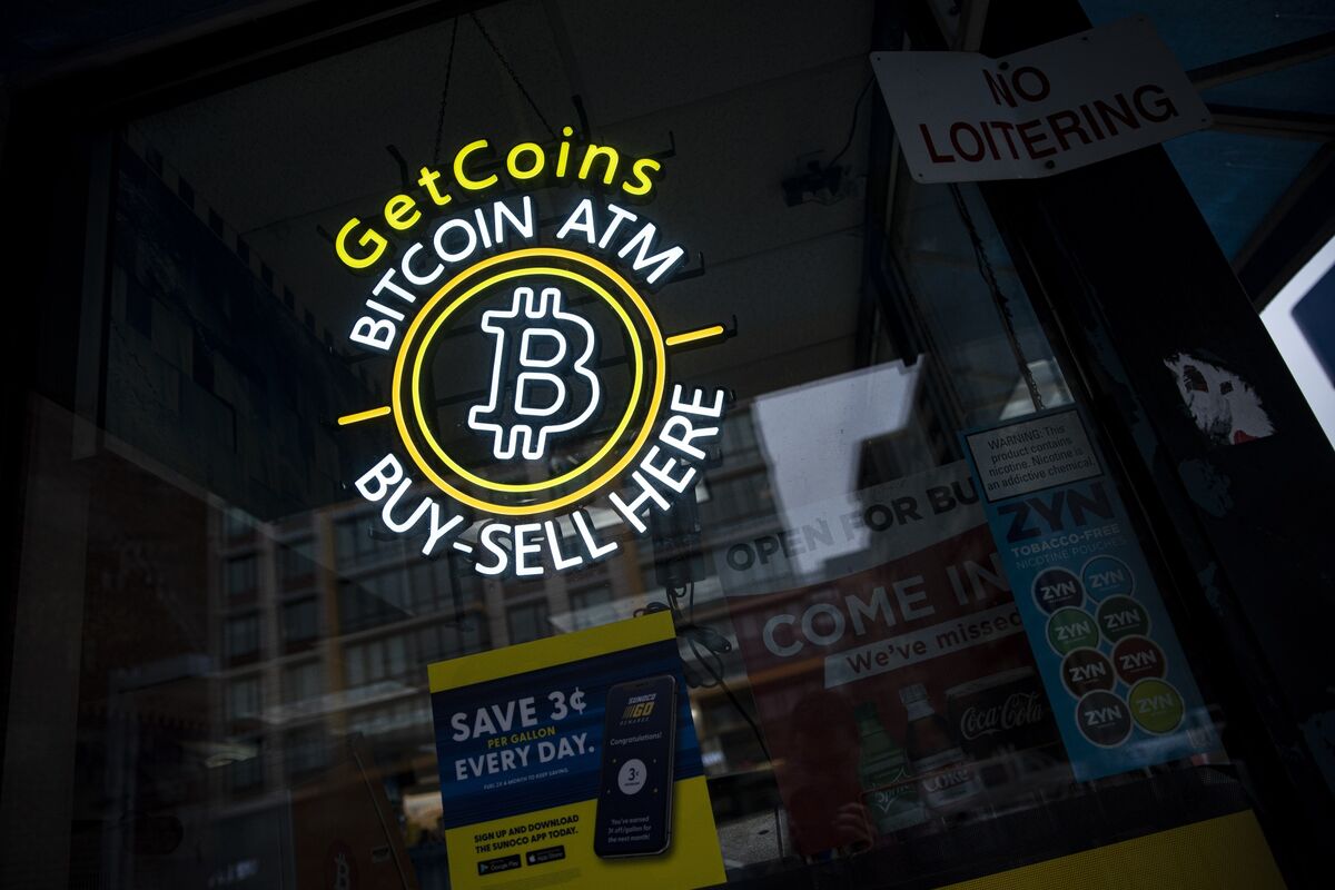 ビットコインを法定通貨としたエルサルドル、国債デフォルト回避か - Bloomberg