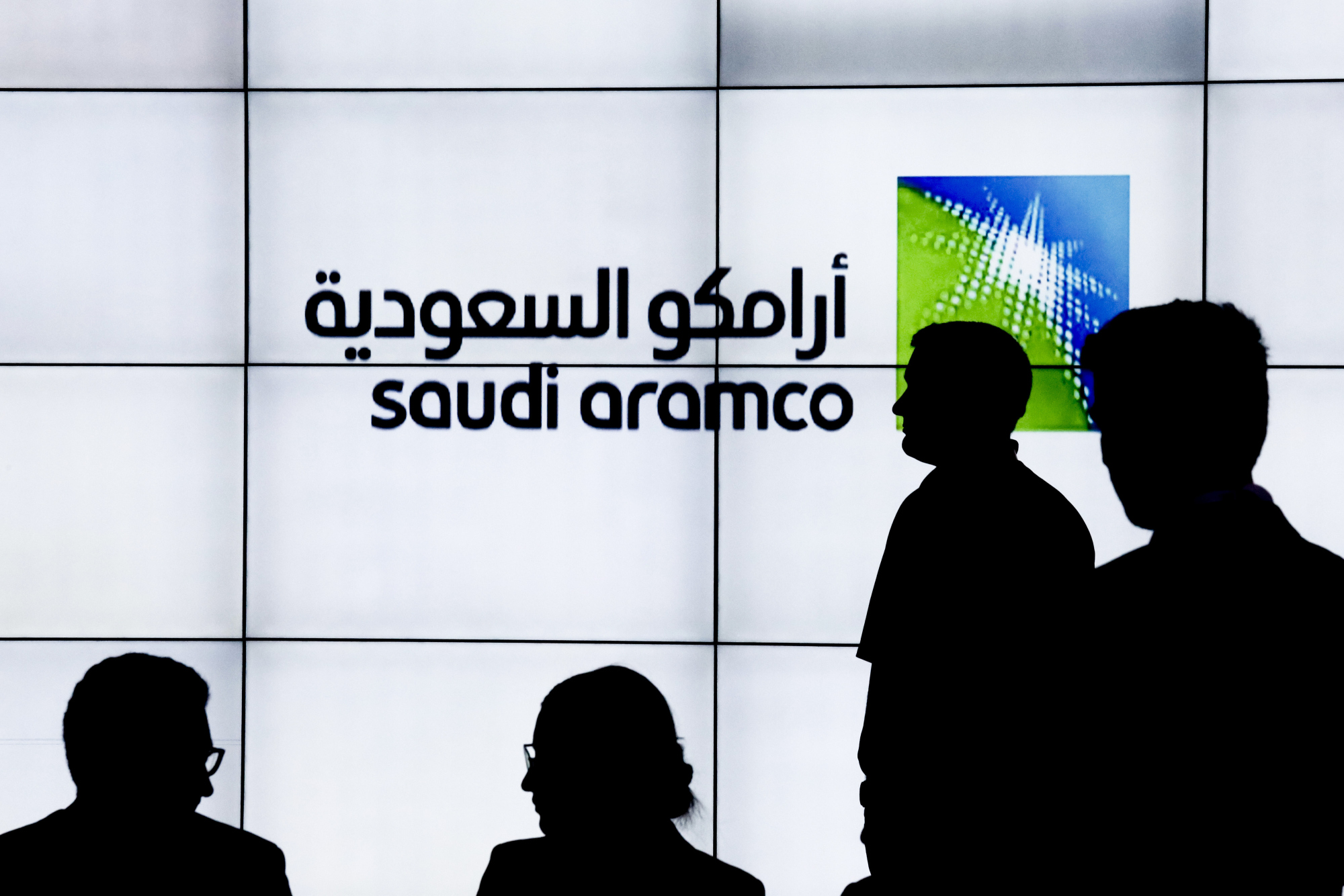 Aramco, Sabic Sign Pact For $20 Billion Oil-to-Chemicals Project ...