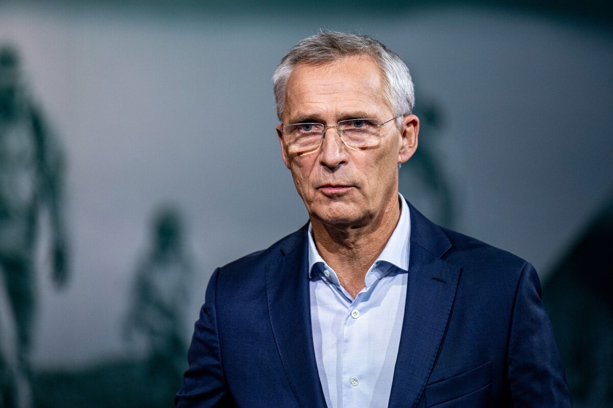 Norway’s Stoltenberg Says NATO Is Now More Difficult to Manage