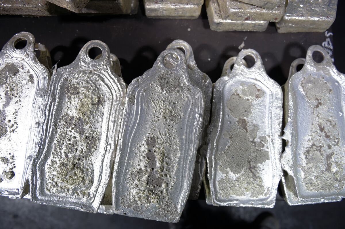 Spot Silver Hits Highest in Decades on Haven Rally, Tight Market