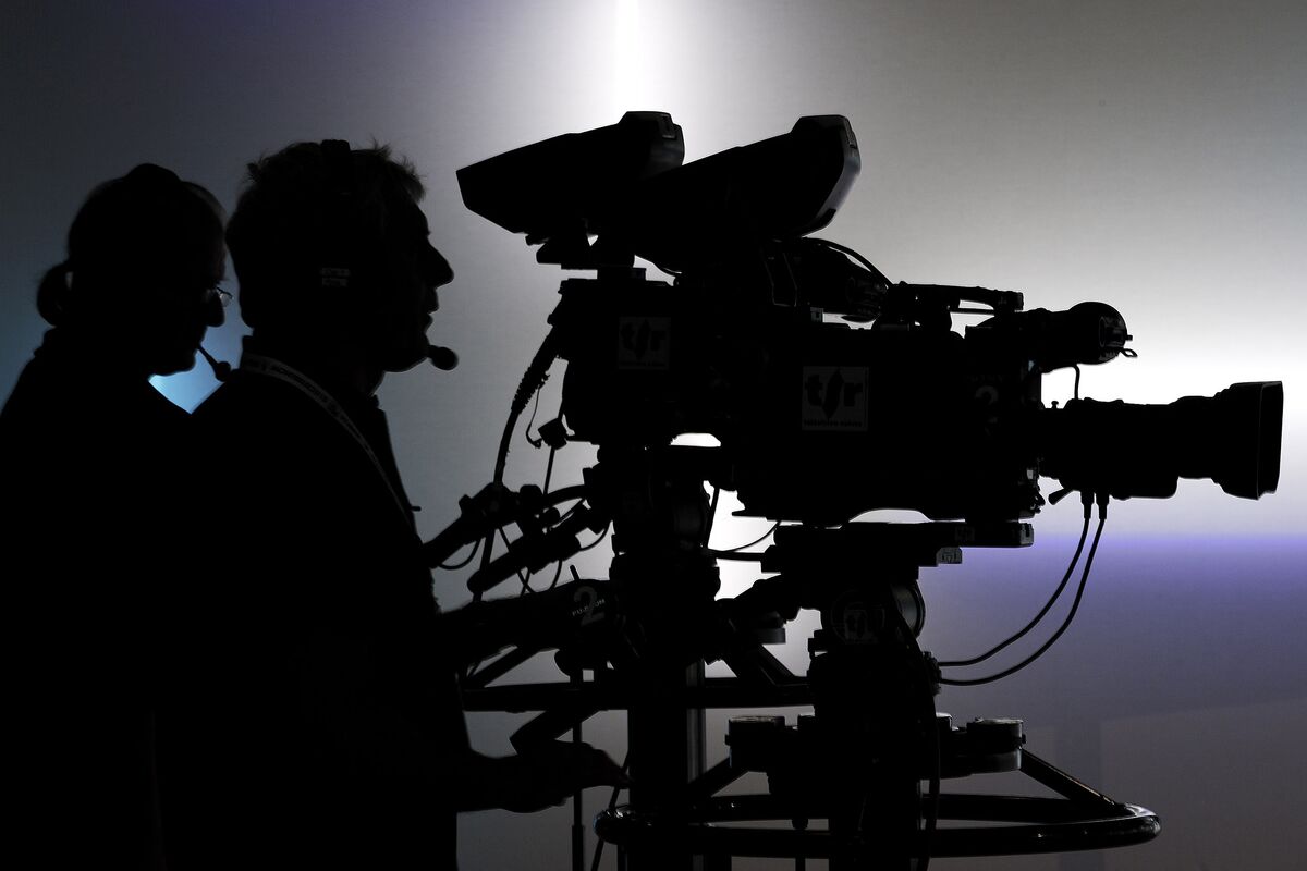 French TV Operators TF1, M6 Call Off Merger on Antitrust Hurdles (TFI, MMT)