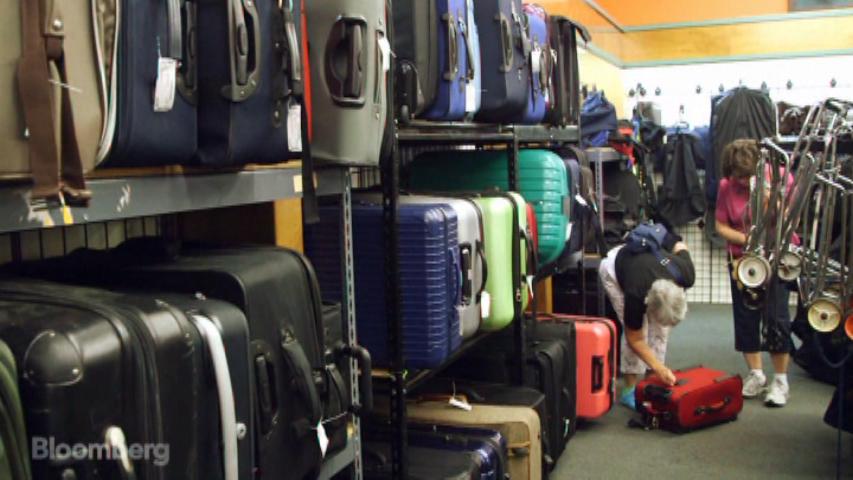missing luggage store